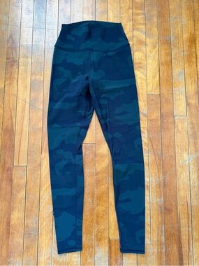 ALO High-Waist Camo Vapor Leggings